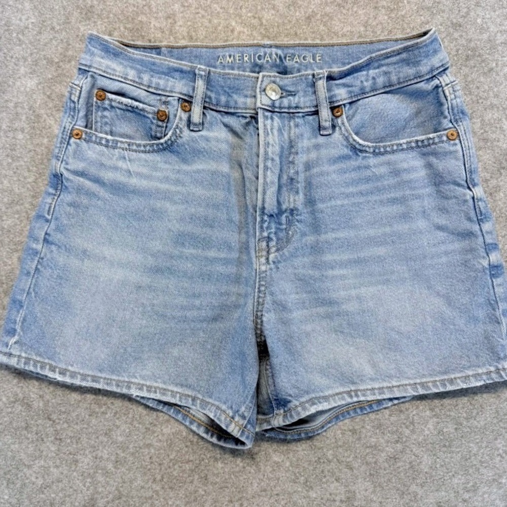 American Eagle Strigid High Waisted Denim Shorts Light Wash Blue Womens Size 2